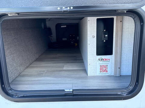 2022 Winnebago Micro Minnie FLX