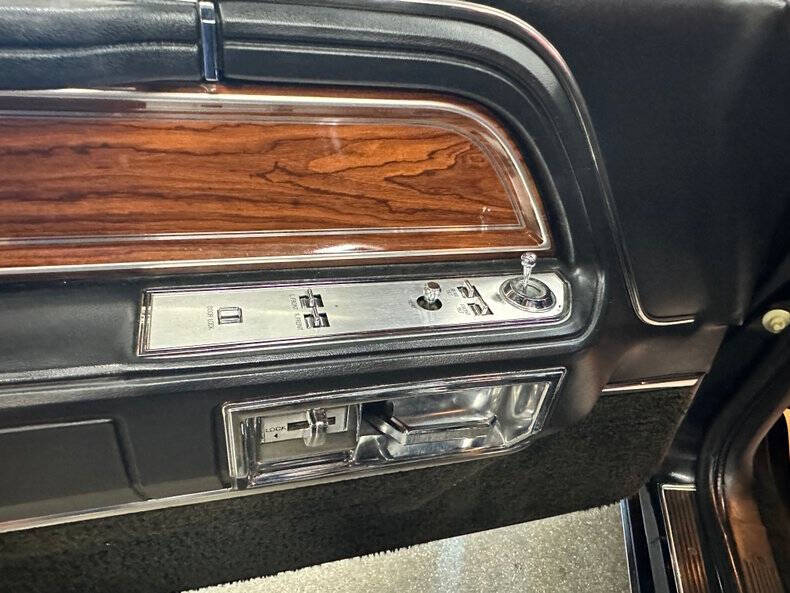 1981 Lincoln Mark VI