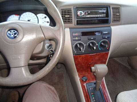 2004 Toyota Corolla LE
