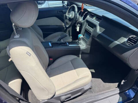 2012 Ford Mustang V6