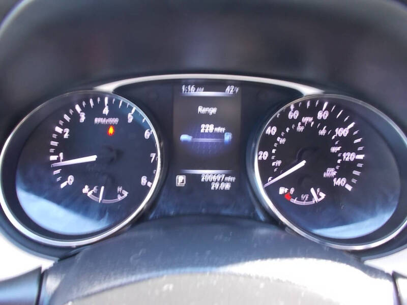 2016 Nissan Rogue SV