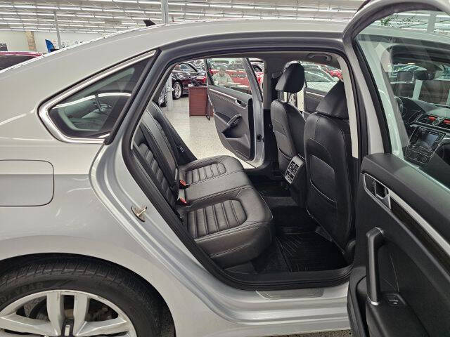 2016 Volkswagen Passat V6 SEL Premium