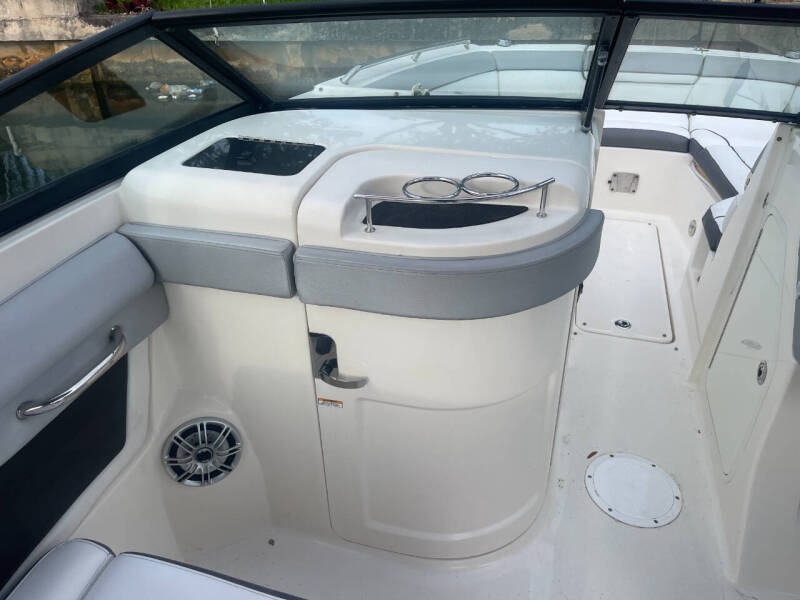 2016 Sea Ray 270 SUNDECK