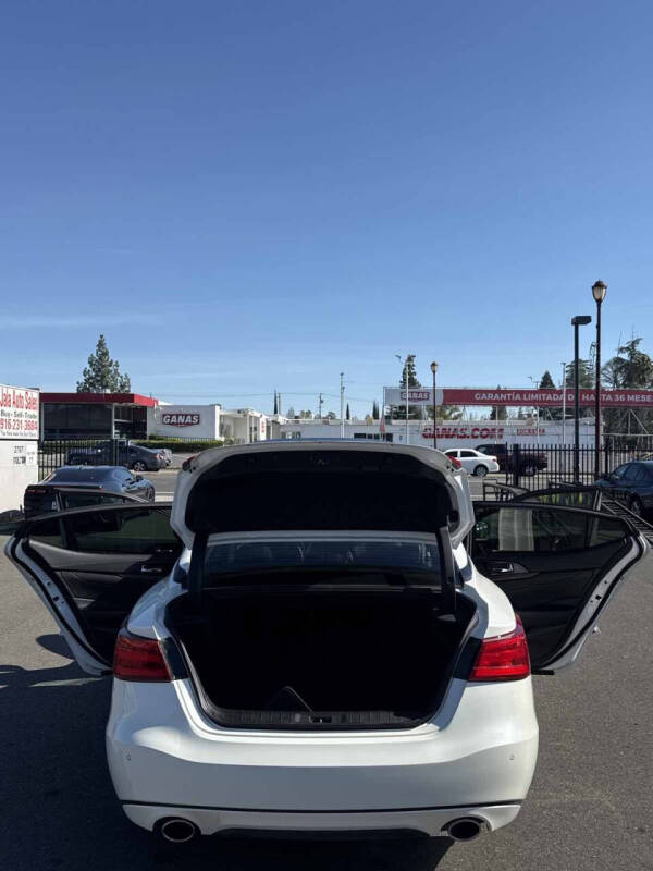 2017 Nissan Maxima Platinum