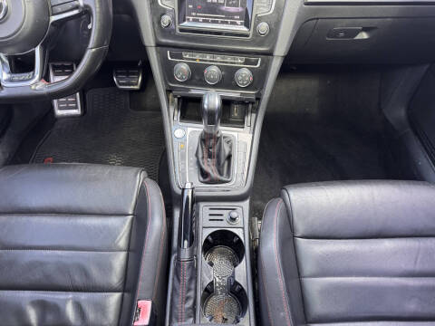 2015 Volkswagen Golf GTI SE