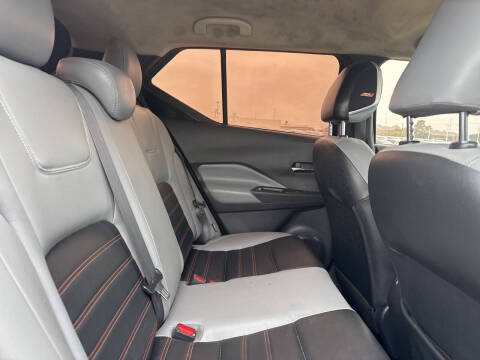 2023 Nissan Kicks SR