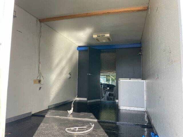 2005 Ford E-Series E-450 SD