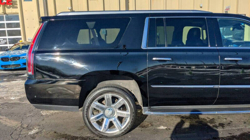 2017 Cadillac Escalade ESV Luxury