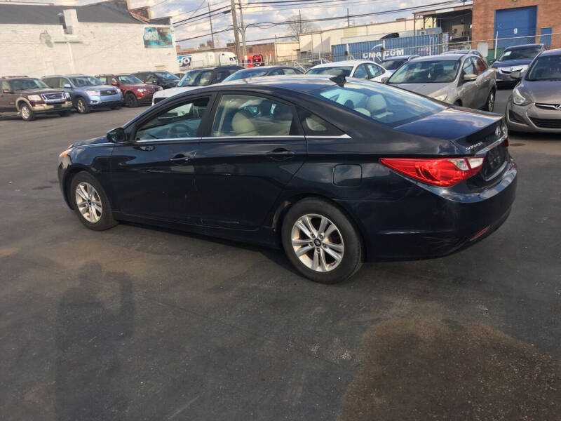 2013 Hyundai Sonata GLS photo 12