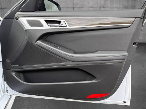 2016 Hyundai Genesis