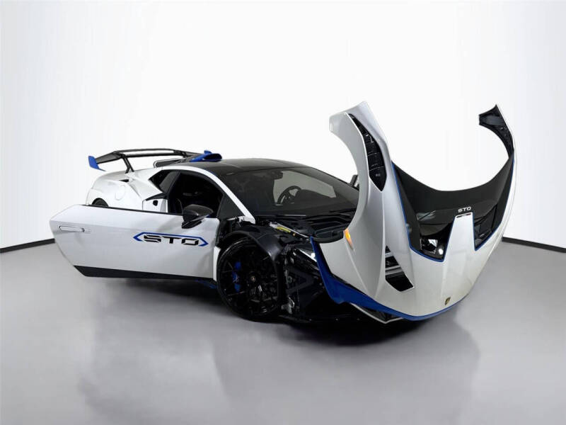 2023 Lamborghini Huracan STO