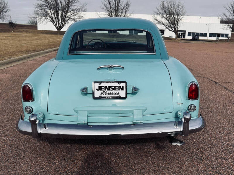 1952 Kaiser TRAVLER