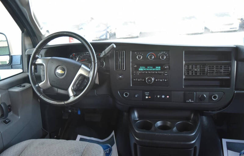 2017 Chevrolet Express LS 2500