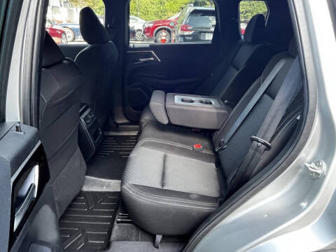 2022 Mitsubishi Outlander ES