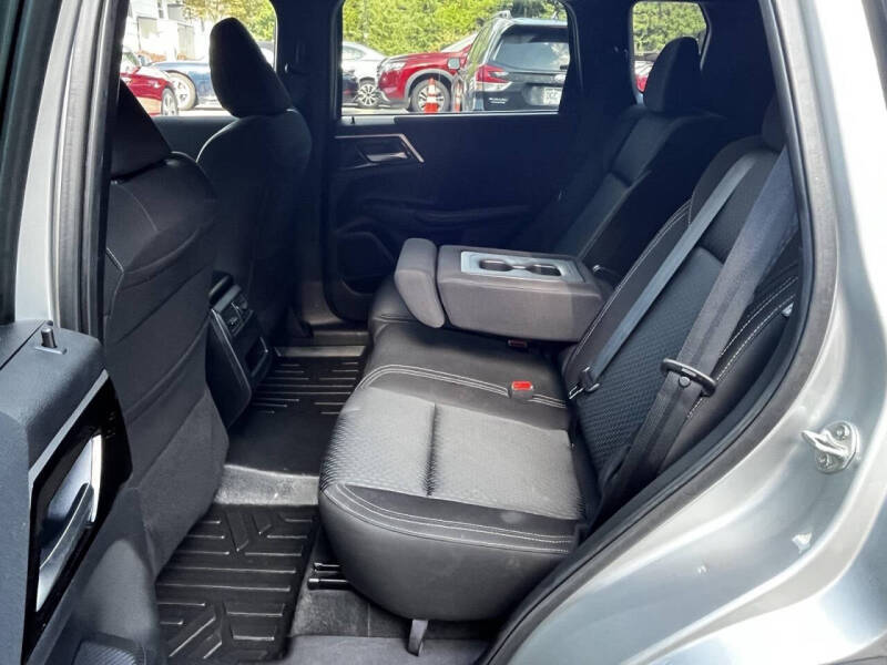 2022 Mitsubishi Outlander ES