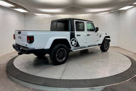 2022 Jeep Gladiator Overland