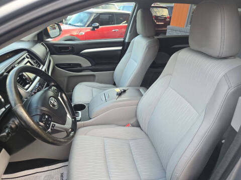 2014 Toyota Highlander LE