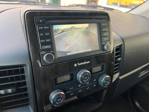 2015 Nissan Titan SL