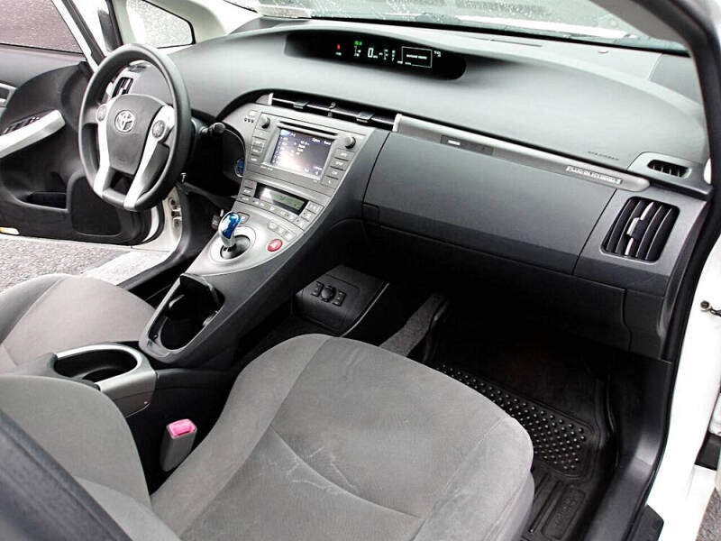 2013 Toyota Prius Plug-in Hybrid Advanced