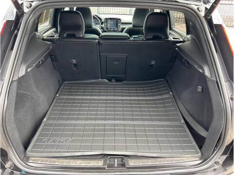 2020 Volvo XC40 T5 R-Design