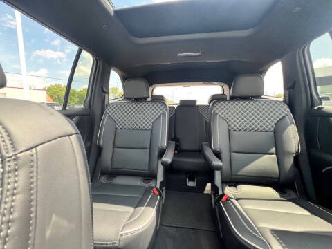 2024 GMC Acadia Denali