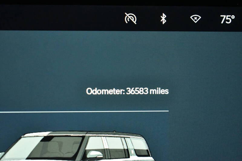 2022 Rivian R1S Launch Edition