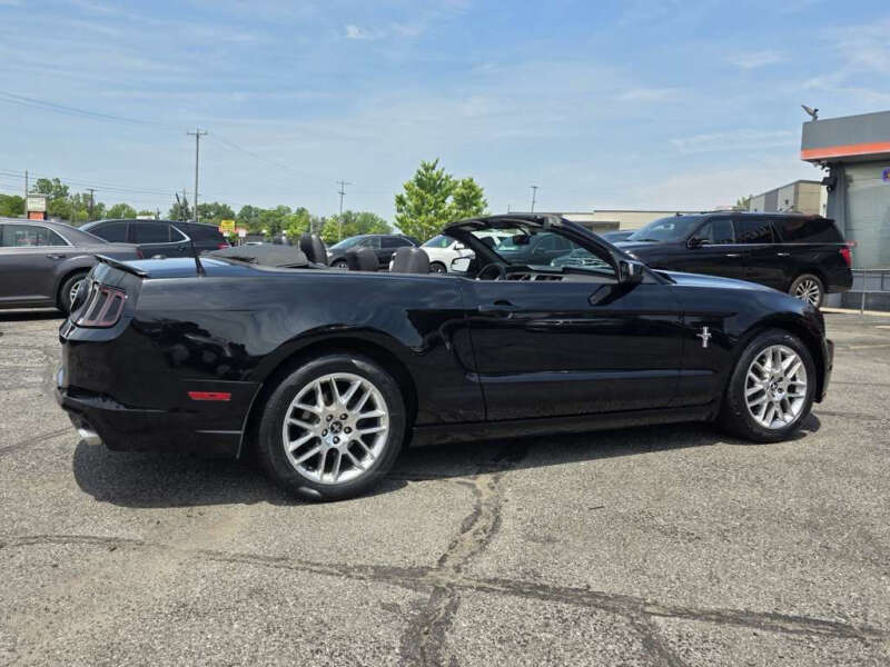 2013 Ford Mustang V6 Premium