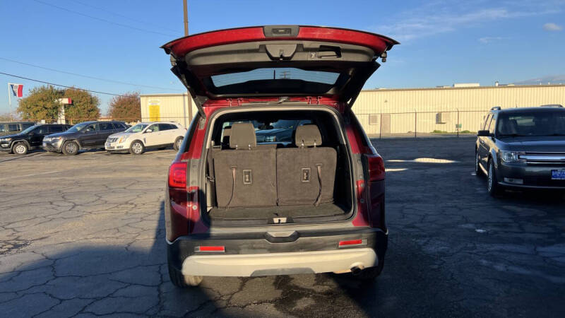 2017 GMC Acadia SLE-2