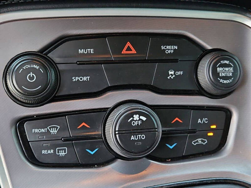 2021 Dodge Challenger SXT