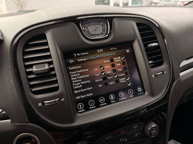 2023 Chrysler 300 S V6