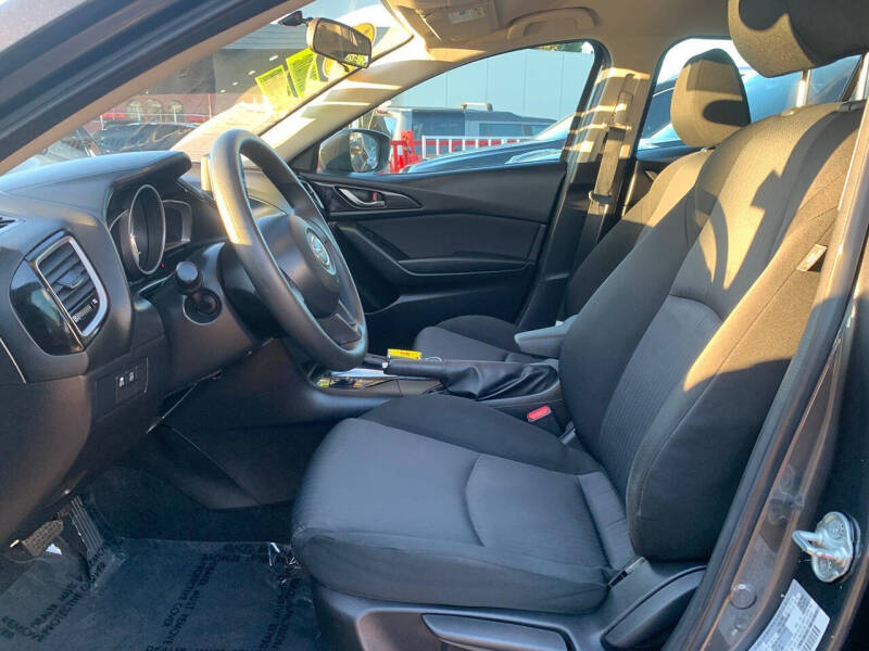 2015 Mazda MAZDA3 i Sport