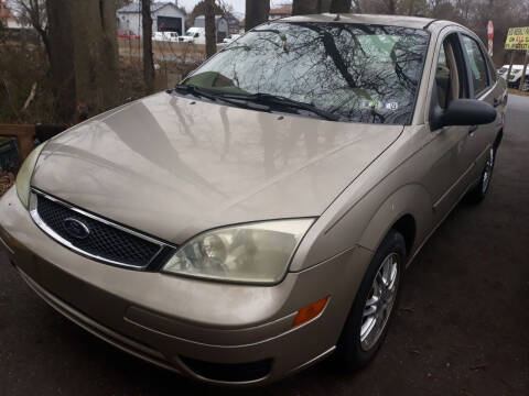 2007 Ford Focus for sale at GALANTE AUTO SALES LLC in Aston PA