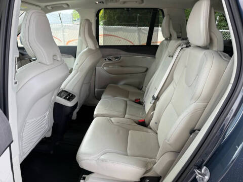 2022 Volvo XC90 T6 Inscription 7-Passenger