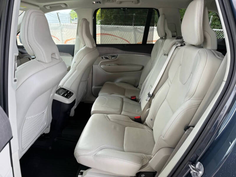 2022 Volvo XC90 T6 Inscription 7-Passenger