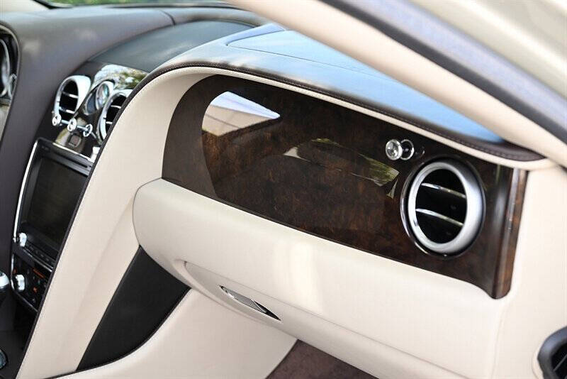 2014 Bentley Flying Spur 26