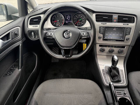 2017 Volkswagen Golf TSI S