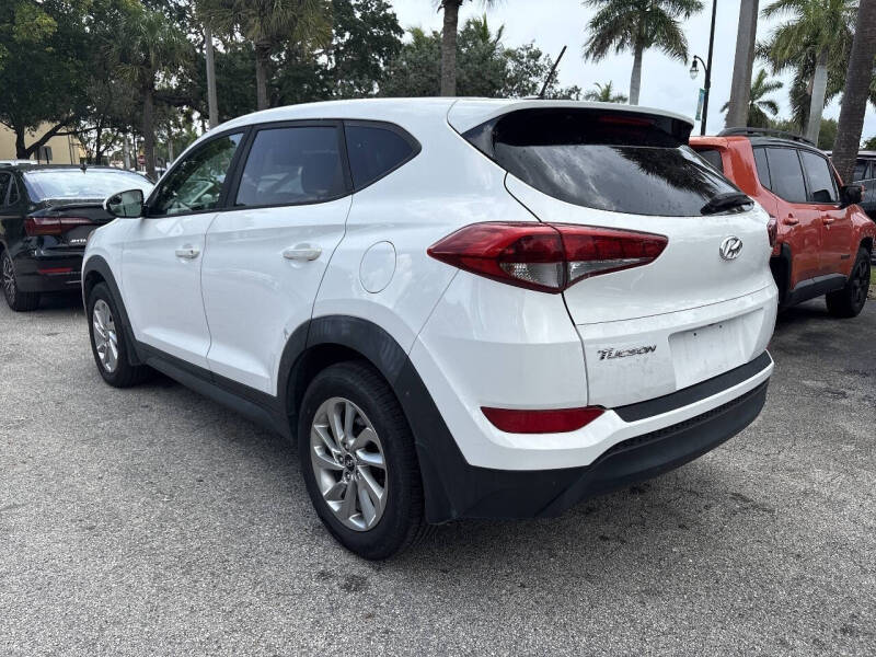2016 Hyundai Tucson SE
