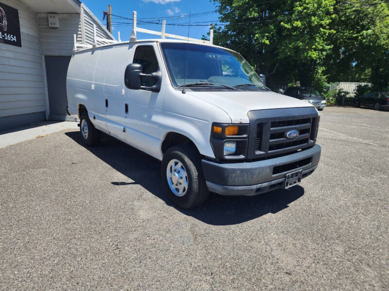 2011 Ford E-Series E-350 SD