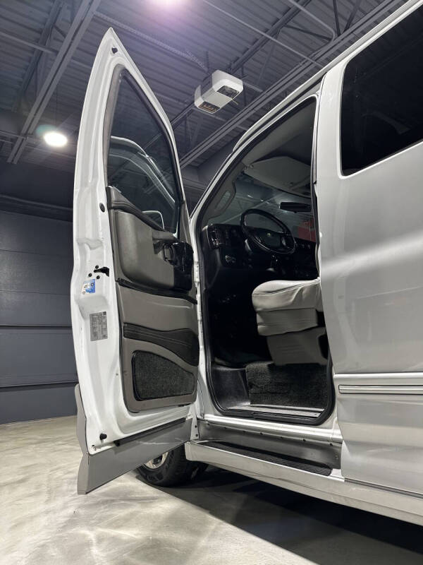 2017 Chevrolet Express 2500