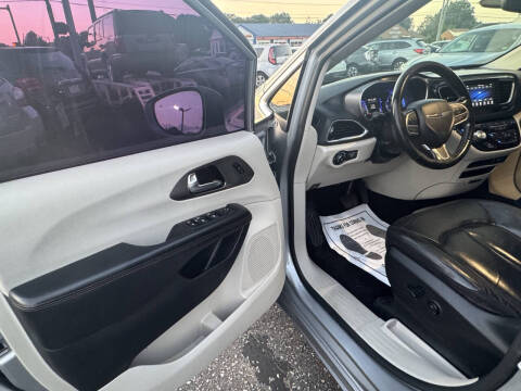 2020 Chrysler Pacifica Touring L
