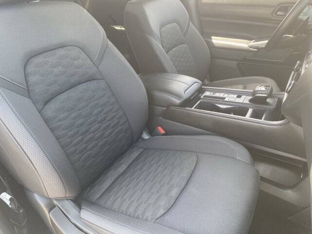 2025 Nissan Pathfinder S