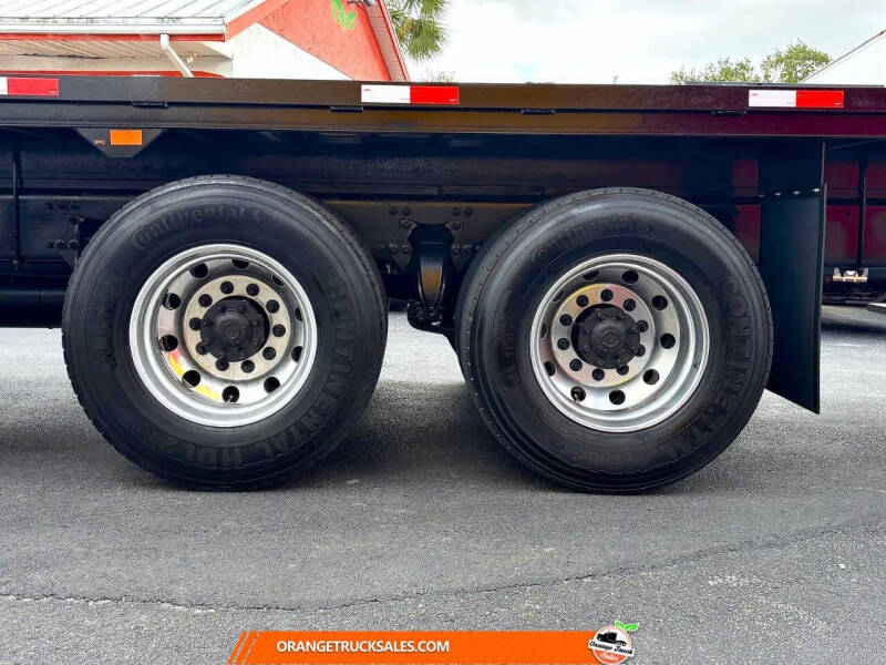 2020 Freightliner M2 106