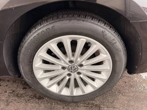 2017 Volkswagen Passat 1.8T SE