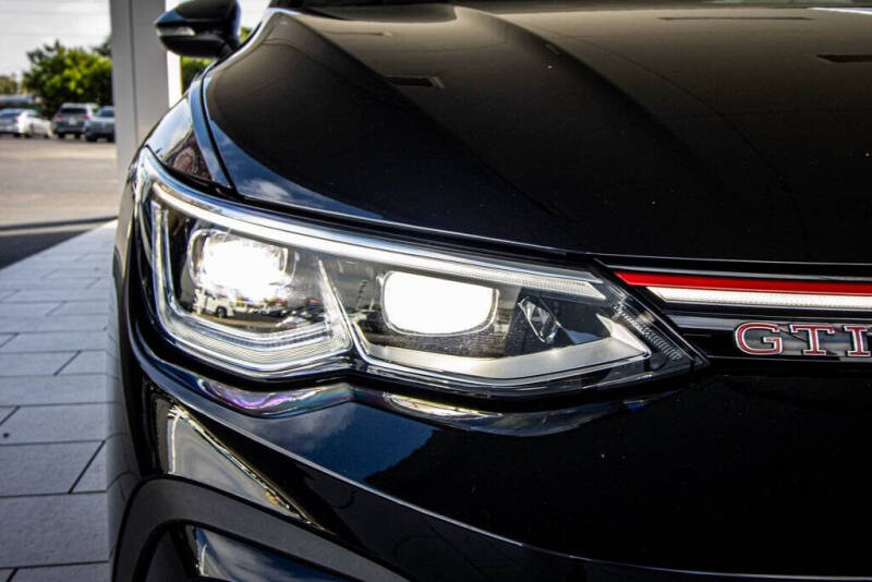 2023 Volkswagen Golf GTI SE