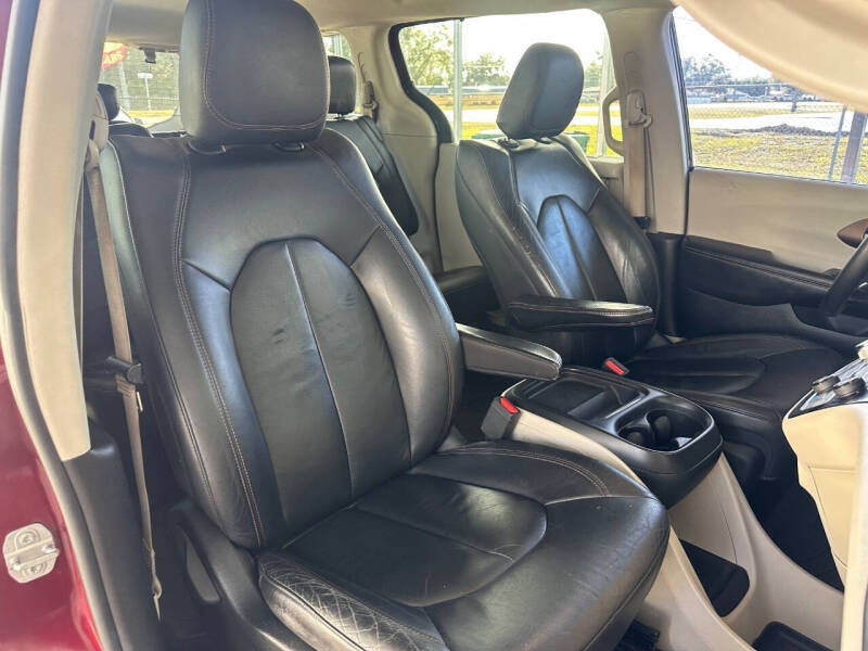 2017 Chrysler Pacifica Touring-L