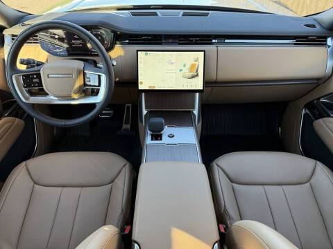 2025 Land Rover Range Rover P400 SE