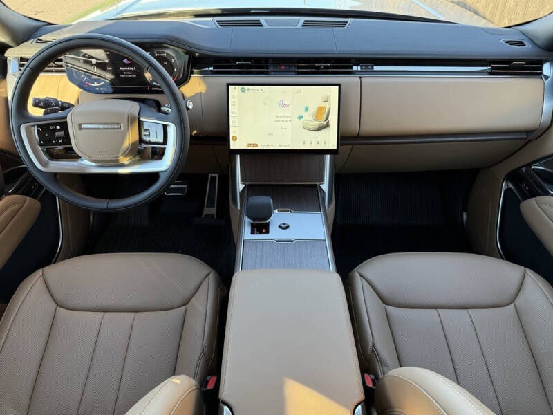 2025 Land Rover Range Rover P400 SE