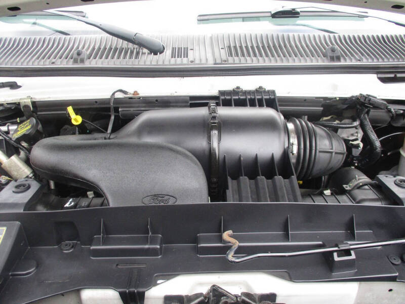 2009 Ford E-Series E-150 XLT