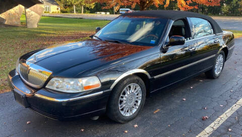 2008 Lincoln Town Car for sale at Select Auto Brokers in Webster NY