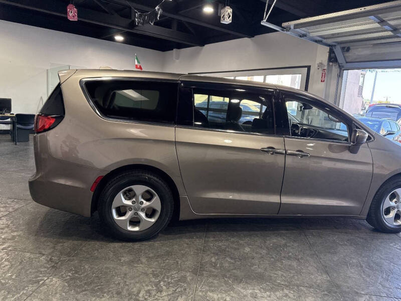 2018 Chrysler Pacifica Hybrid Touring Plus